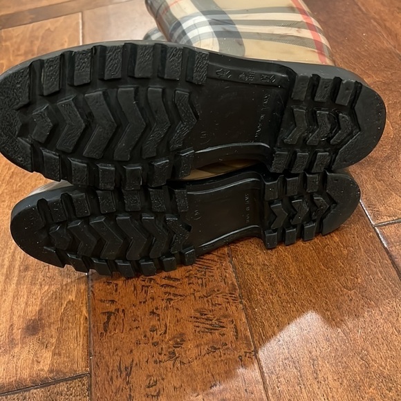 Burberry Nova Check Rain Boots Size 40 - Picture 8 of 11